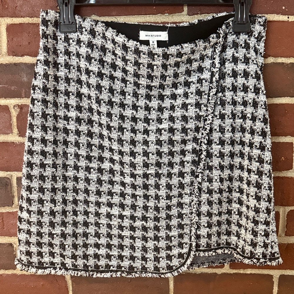 Max Studio Monochrome Houndstooth Mini Skirt